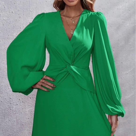 Green Lantern Sleeve Twist Front Dress 50% OFF - Picture 4 of 8